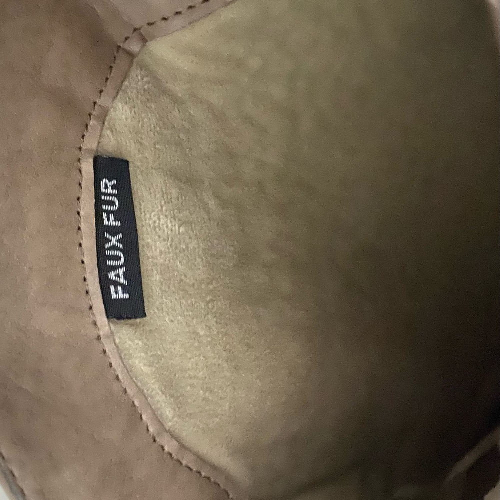 Boots - Picture 3 of 4